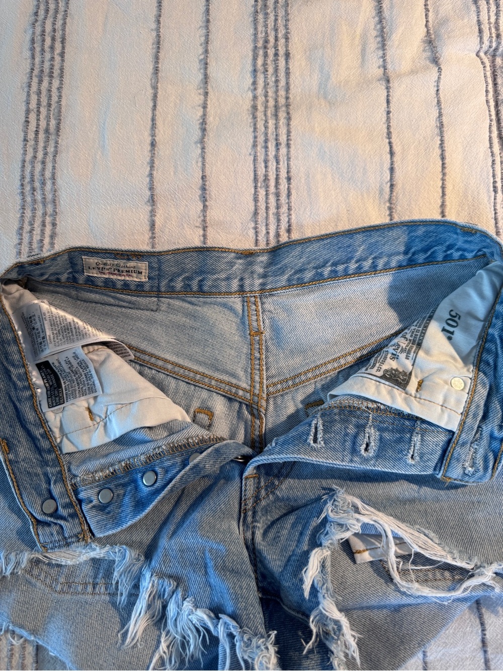 Levi’s 501 shorts with buttons closure